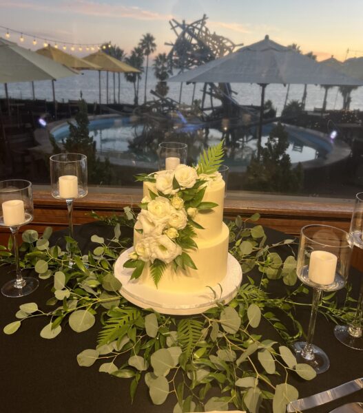 sunset wedding long beach art musuem cake